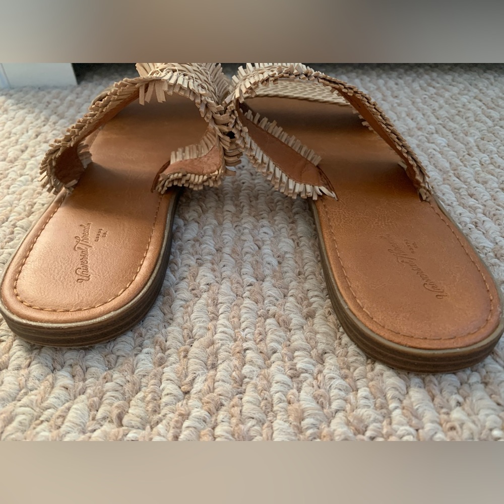 Universal Thread Sandals - Picture 10 of 10